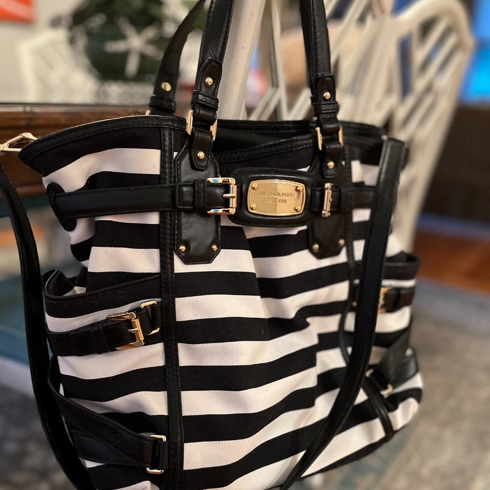 MICHEAL KORS PURSE / TOTE